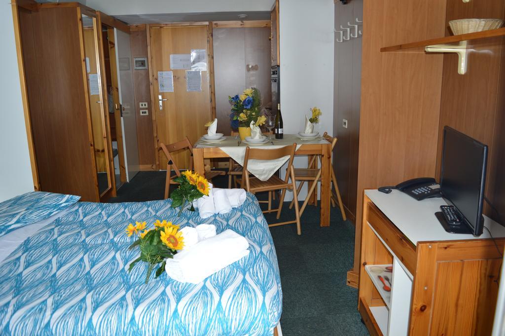 Residence Il Vigo Di Marilleva Eksteriør bilde