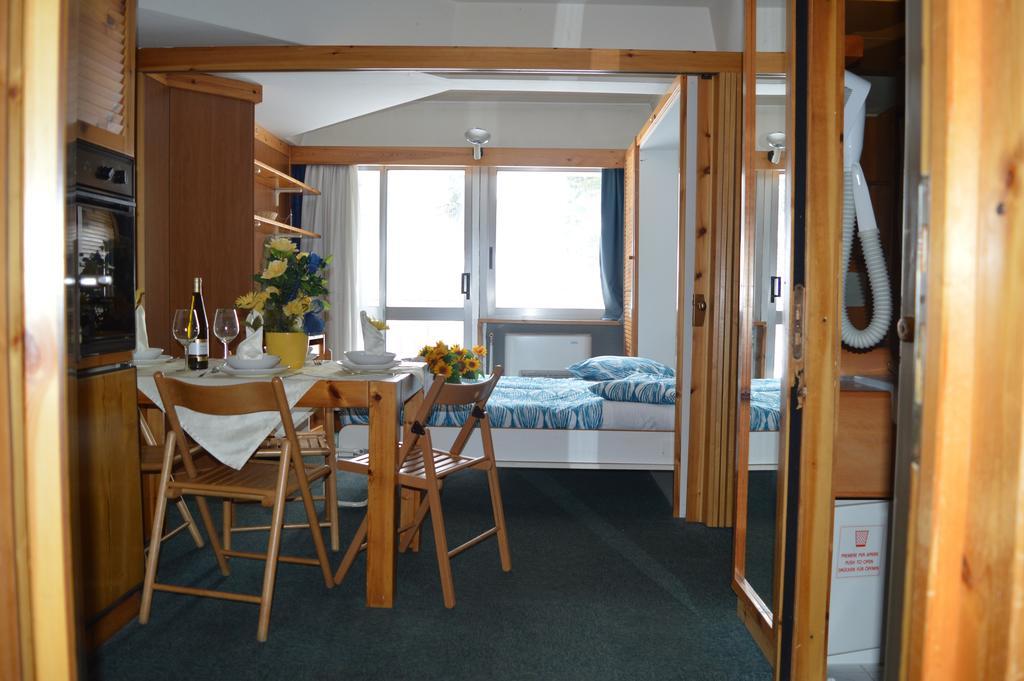 Residence Il Vigo Di Marilleva Eksteriør bilde