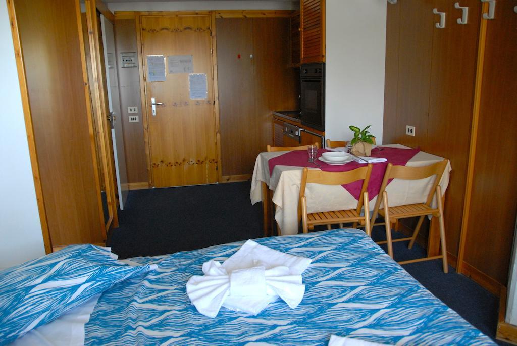 Residence Il Vigo Di Marilleva Rom bilde